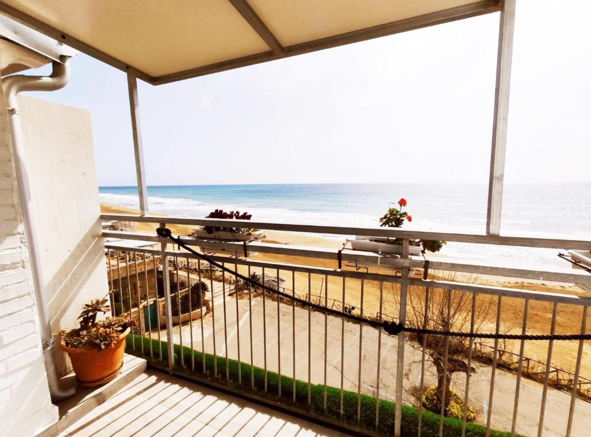 B&B Capo Rizzuto Fronte Mare Extérieur photo
