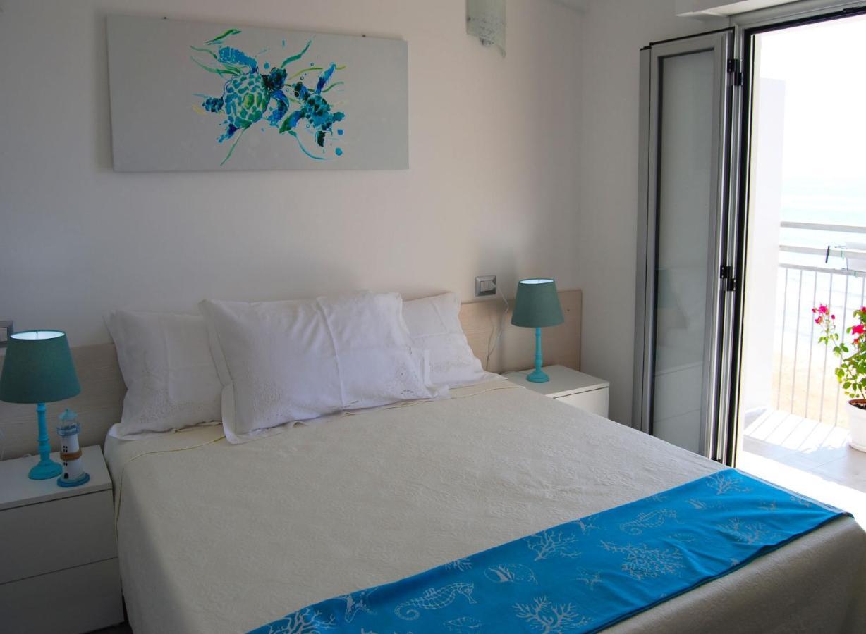 B&B Capo Rizzuto Fronte Mare Extérieur photo
